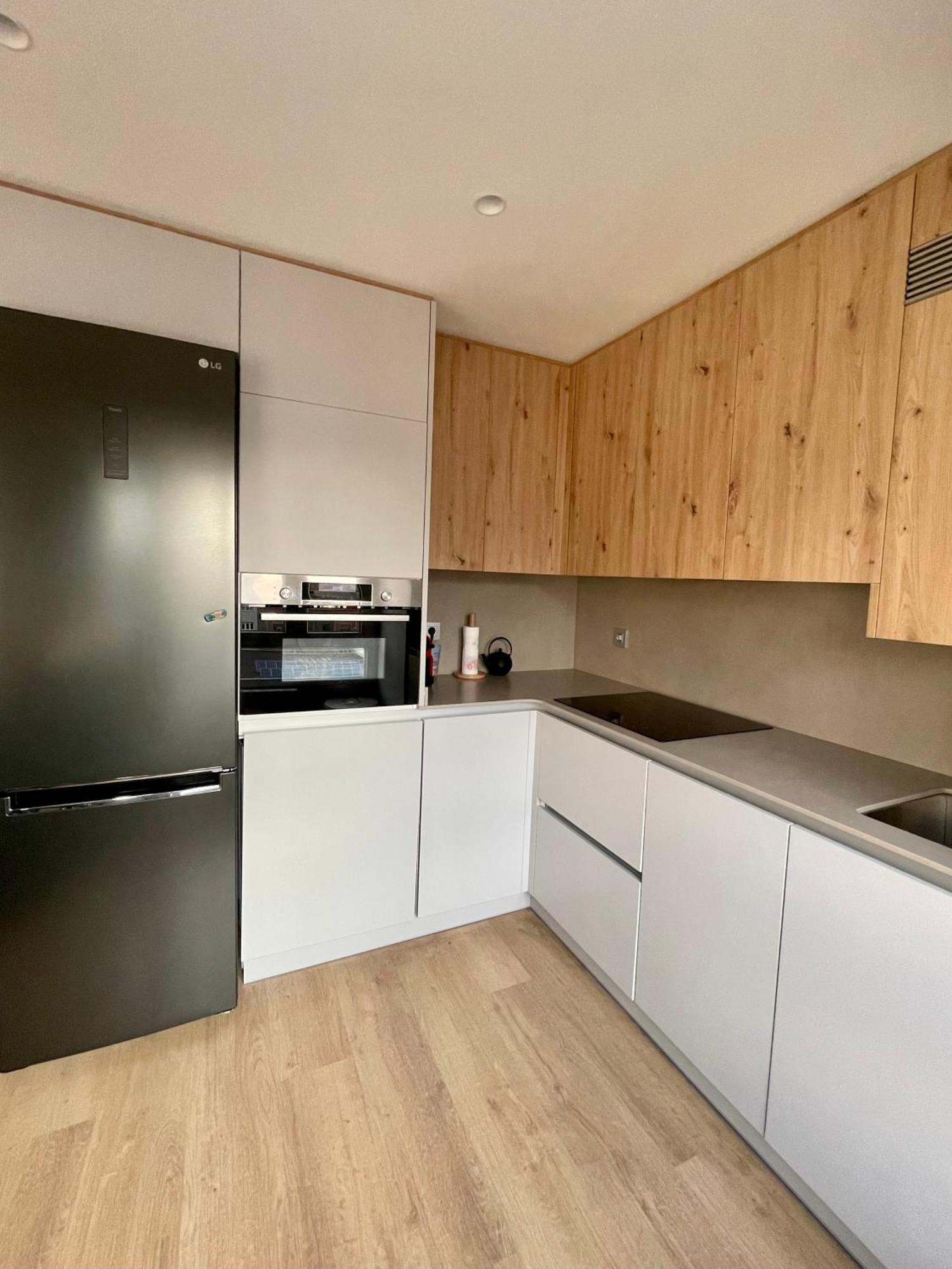 Piso De 2 Habitaciones En Centro, Zona Muy Tranquila Con Playa A 2 Min Andando Gijón Exteriér fotografie